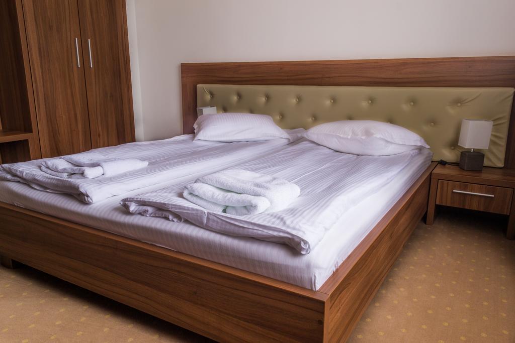 Hotel Mariss Alba Iulia Extérieur photo
