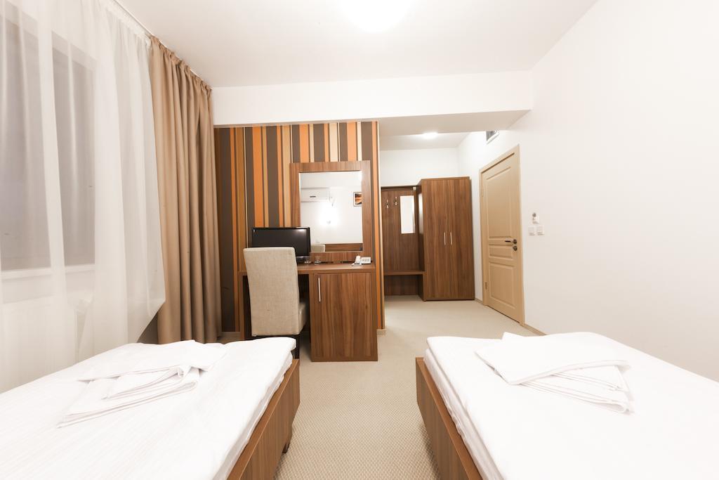 Hotel Mariss Alba Iulia Chambre photo