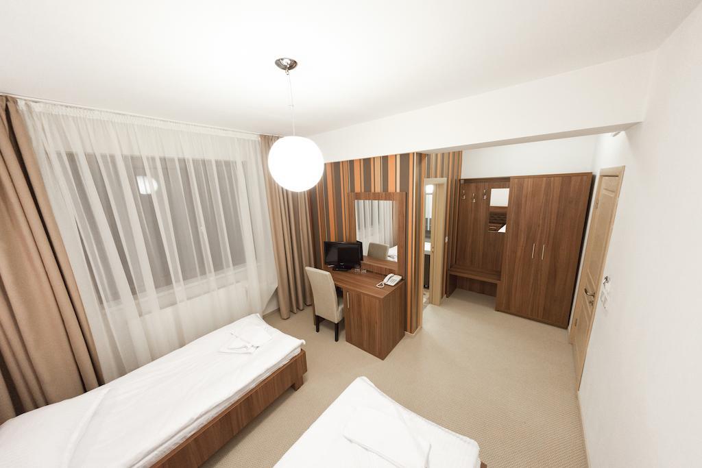 Hotel Mariss Alba Iulia Chambre photo