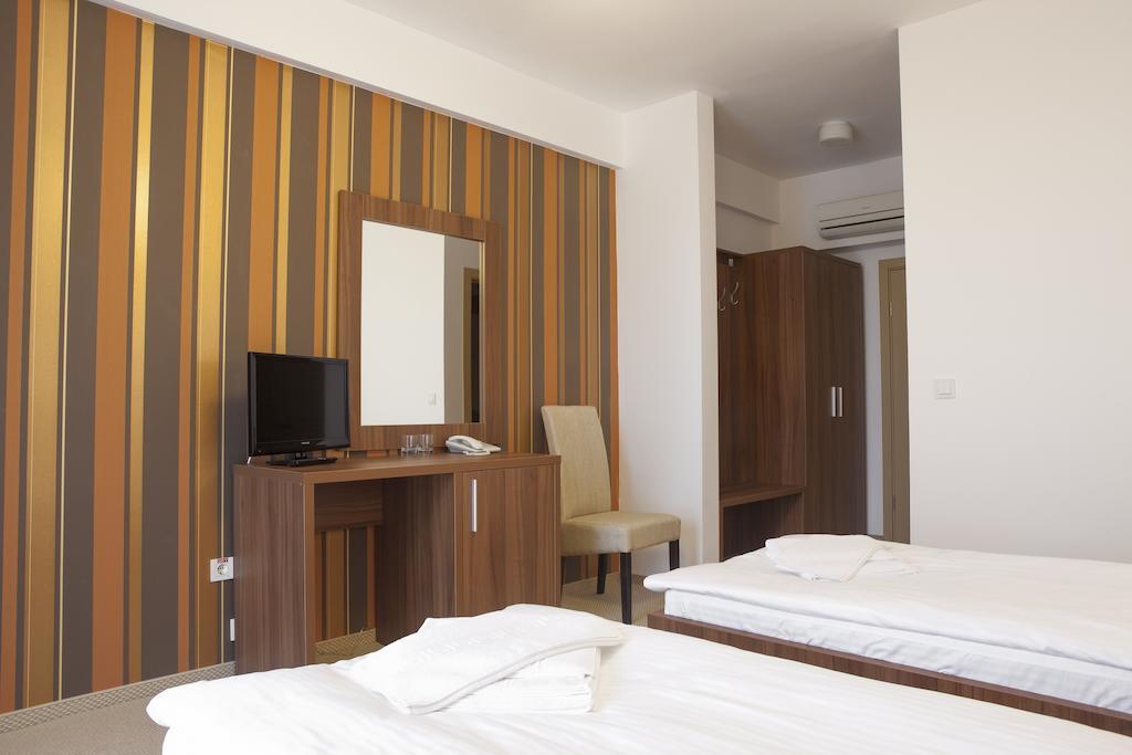 Hotel Mariss Alba Iulia Chambre photo