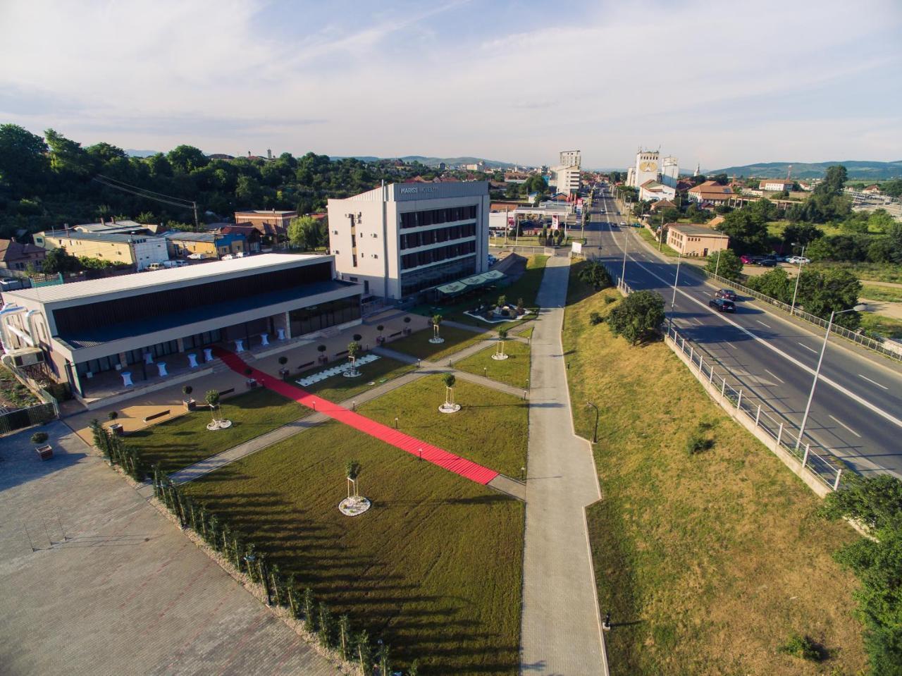 Hotel Mariss Alba Iulia Extérieur photo